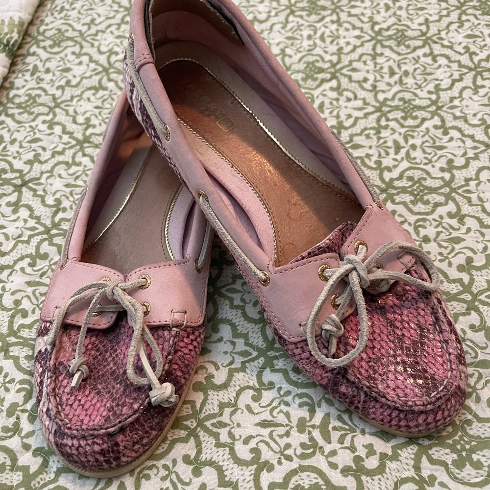 Sperry Top-Sider Pink Snake Skin Loafer Size 9.5